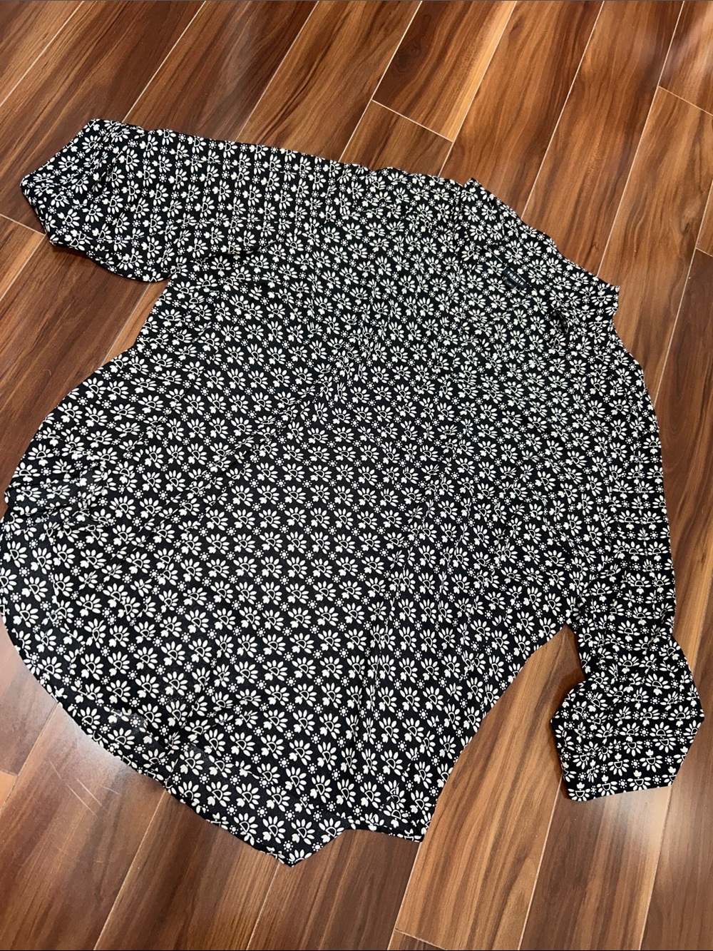 Size 4 Torrid Harper blouse shirt top